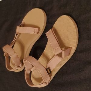 Teva Women's Sandals in Tan
